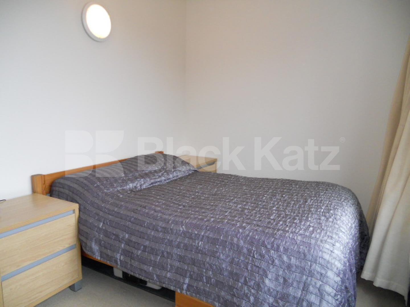 			MODERN 2 BEDROOM APARTMENT IN A PORTERED DEVELOPMENT, 2 Bedroom, 1 bath, 1 reception Flat			 Ice Wharf, KINGS CROSS 